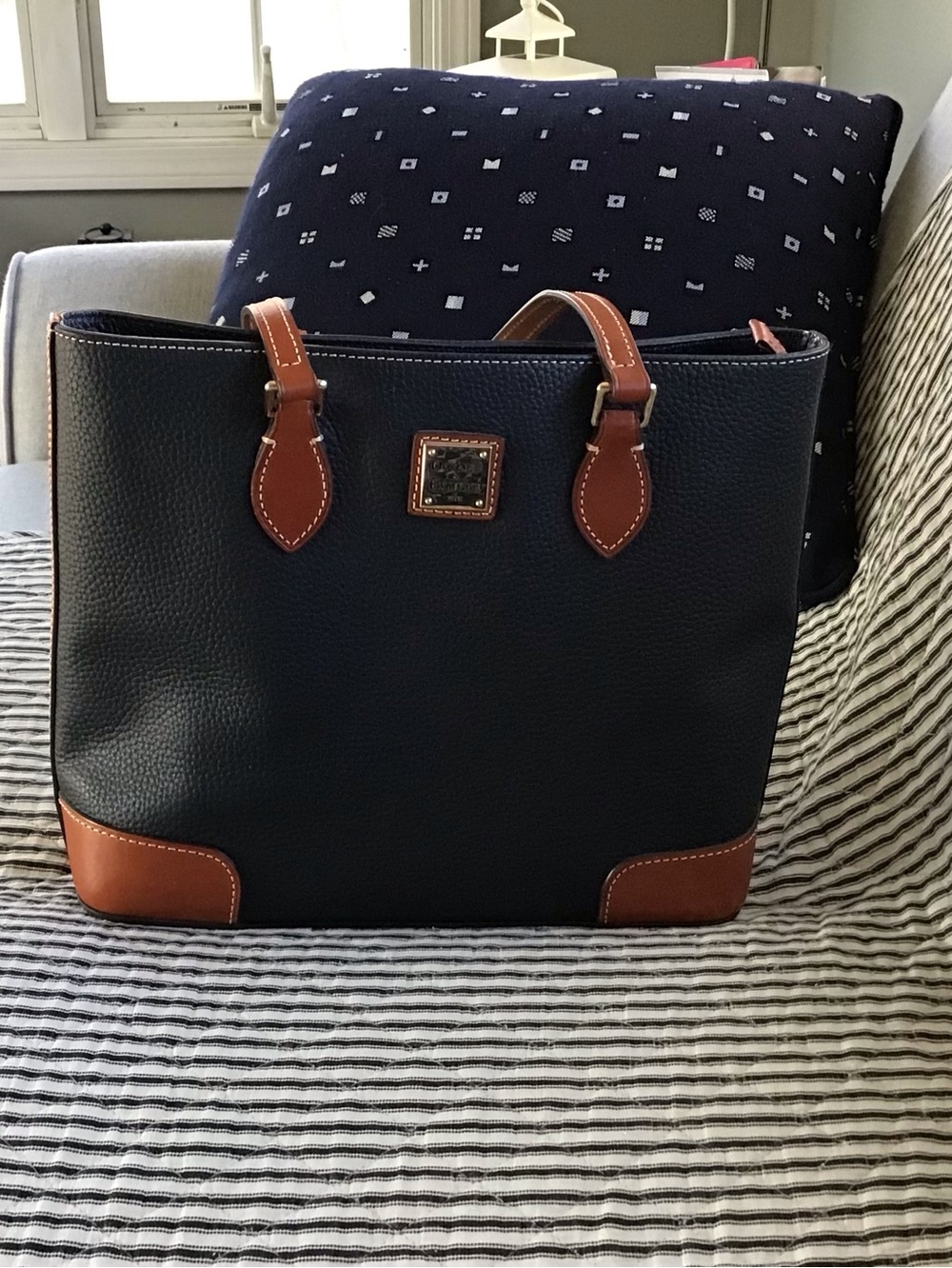 Dooney & Bourke Navy and Tan Pebble Leather Zip top Shopper Tote!